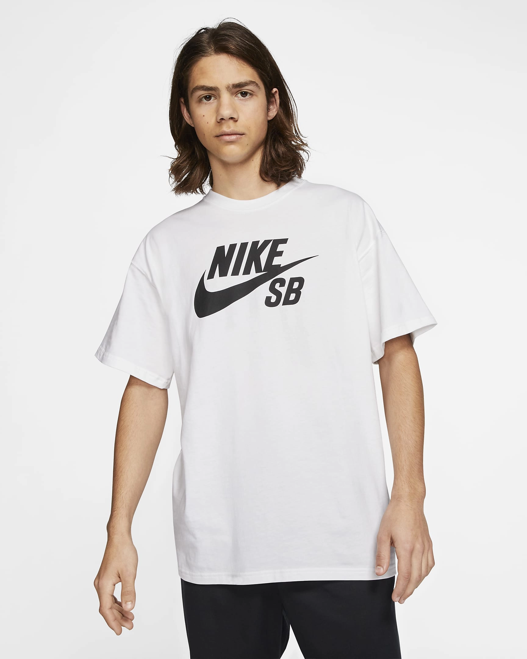 T-shirt Nike SB : Le Style Authentique du Skate, À Porter Avec Charme.